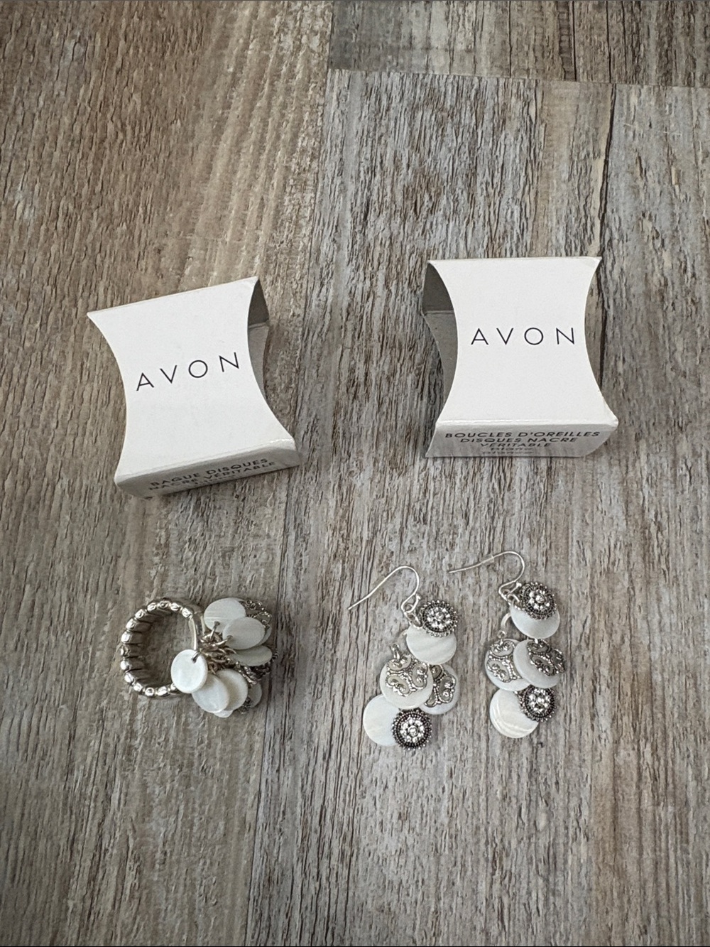 Avon Genuine Mother of Pearl Disc Ring and Earrings Set White